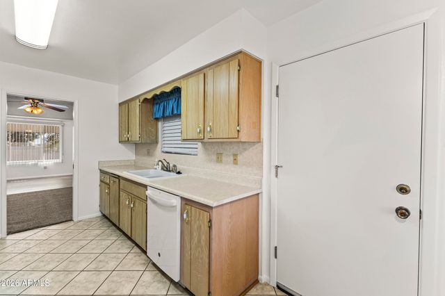 10733 W Saratoga Circle, Sun City, AZ 85351