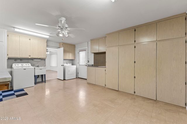 10733 W Saratoga Circle, Sun City, AZ 85351