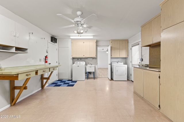 10733 W Saratoga Circle, Sun City, AZ 85351