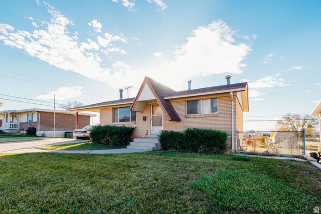 5007 S 2675 W, Roy, UT 84067