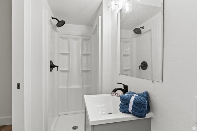 694 S 600 E, River Heights, UT 84321