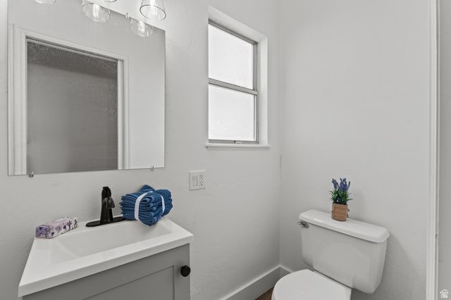 694 S 600 E, River Heights, UT 84321