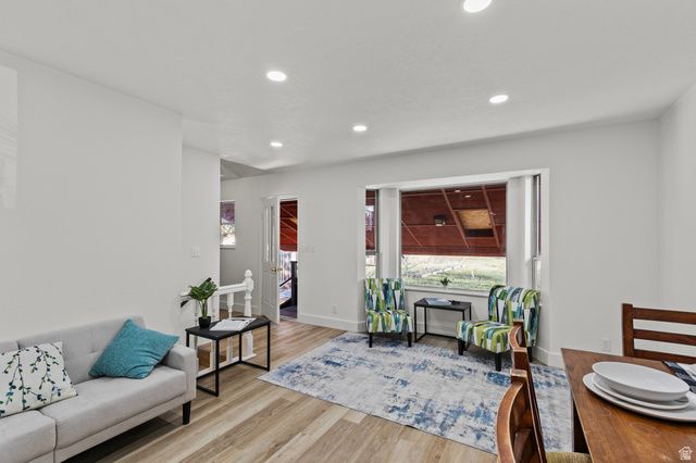 694 S 600 E, River Heights, UT 84321