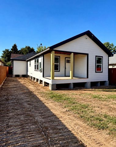 7038 Avenue F, Houston, TX 77011