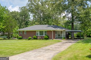 2628 Lakeridge Circle NW, Rome, GA 30165