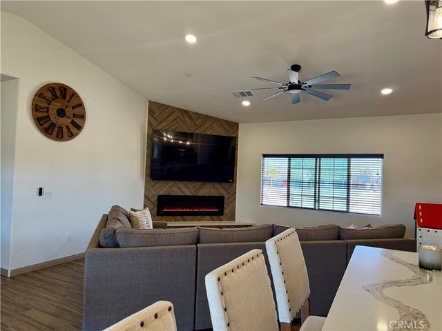 7164 Kingsley Avenue, Hesperia, CA 92345