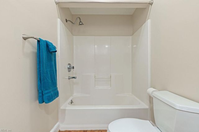 100 Crescent DR, Franklin, VA 23851