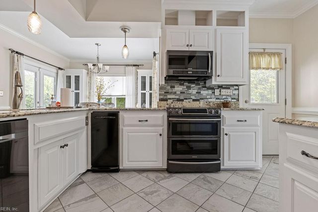 100 Crescent DR, Franklin, VA 23851