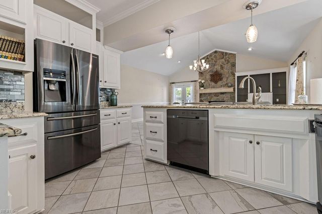 100 Crescent DR, Franklin, VA 23851