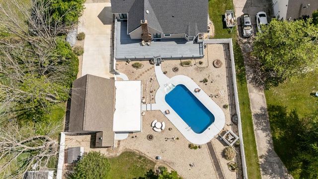 100 Crescent DR, Franklin, VA 23851