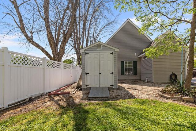 100 Crescent DR, Franklin, VA 23851