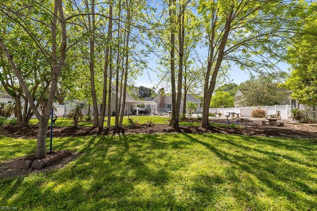 100 Crescent DR, Franklin, VA 23851