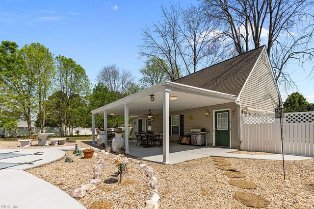 100 Crescent DR, Franklin, VA 23851
