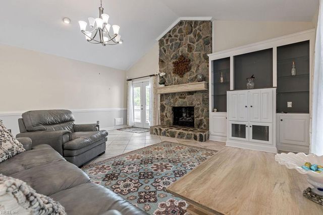 100 Crescent DR, Franklin, VA 23851