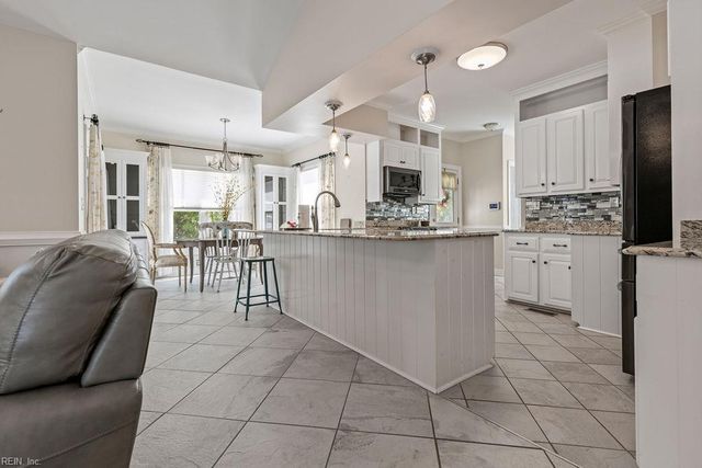 100 Crescent DR, Franklin, VA 23851
