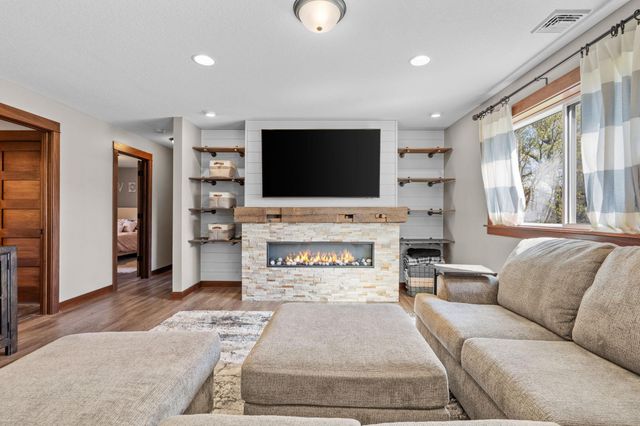 21285 Naples Street NW, Elk River, MN 55330