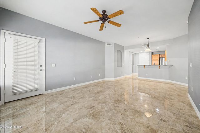 5450 E DEER VALLEY Drive 1006, Phoenix, AZ 85054