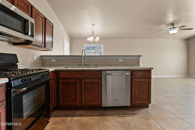 10689 CANYON SAGE Drive, El Paso, TX 79924