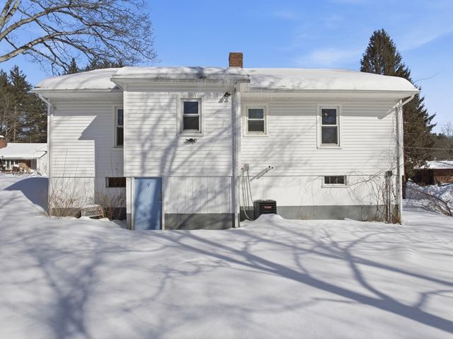 27 Jerome St, Southbridge, MA 01550