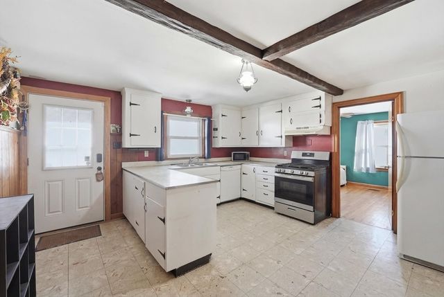 27 Jerome St, Southbridge, MA 01550