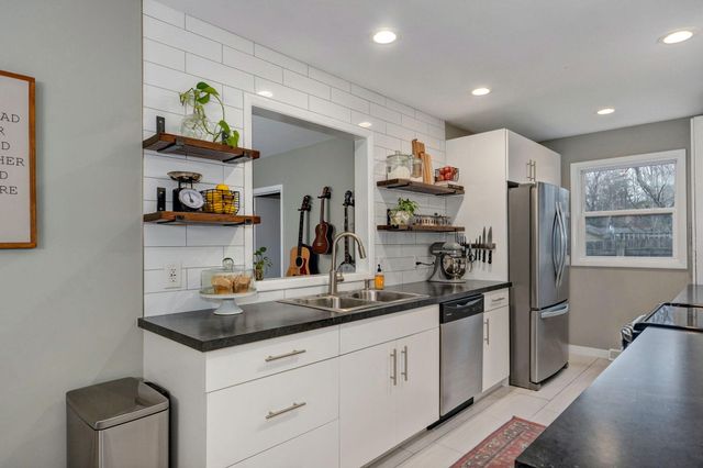 1339 S Fremont Avenue, Springfield, MO 65804