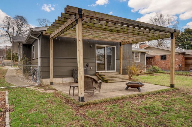 1339 S Fremont Avenue, Springfield, MO 65804