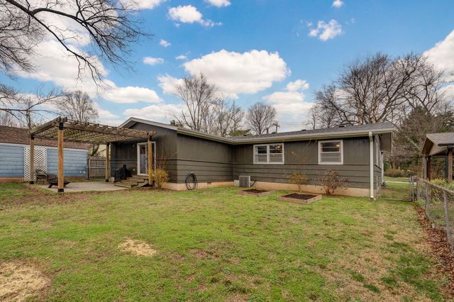 1339 S Fremont Avenue, Springfield, MO 65804