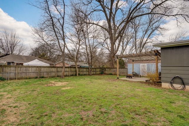 1339 S Fremont Avenue, Springfield, MO 65804