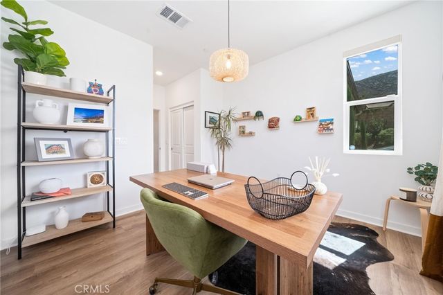29598 Oakley Court, Winchester, CA 92596