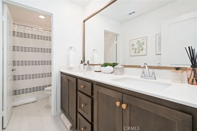 29598 Oakley Court, Winchester, CA 92596