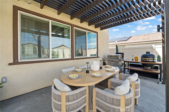 29598 Oakley Court, Winchester, CA 92596