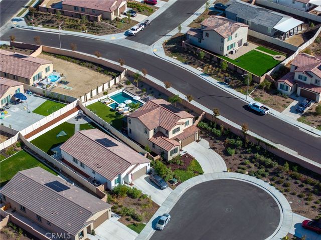 29598 Oakley Court, Winchester, CA 92596