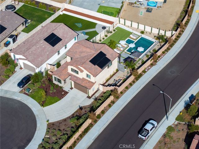 29598 Oakley Court, Winchester, CA 92596