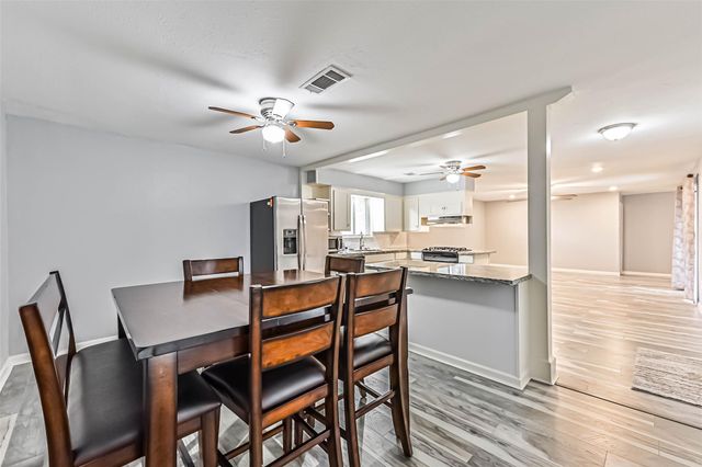 114 Crestway Drive, Baytown, TX 77520