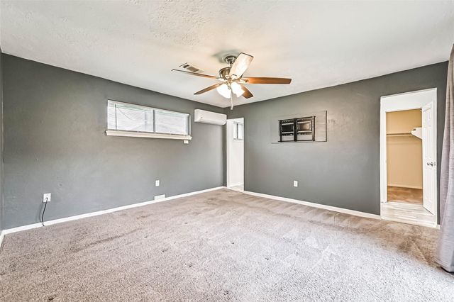 114 Crestway Drive, Baytown, TX 77520