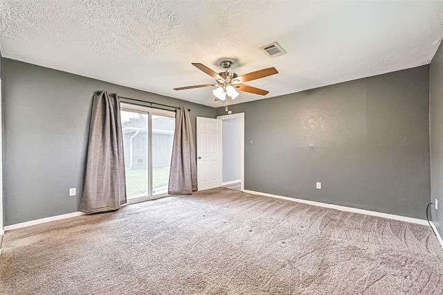 114 Crestway Drive, Baytown, TX 77520