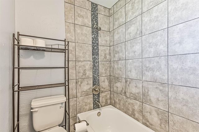 114 Crestway Drive, Baytown, TX 77520