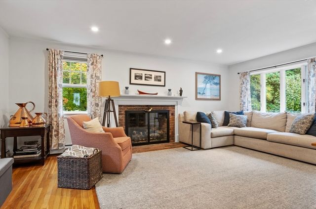 45 Walnut Rd., Hamilton, MA 01982