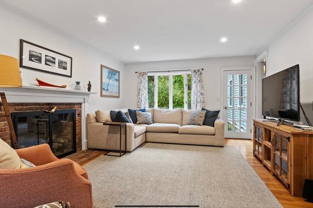 45 Walnut Rd., Hamilton, MA 01982