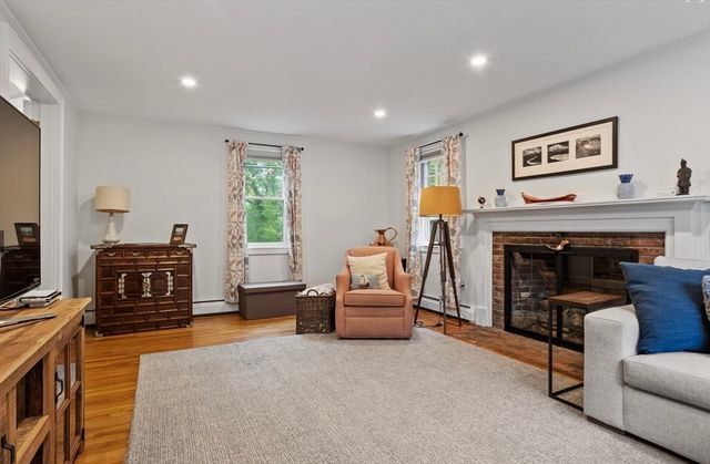 45 Walnut Rd., Hamilton, MA 01982