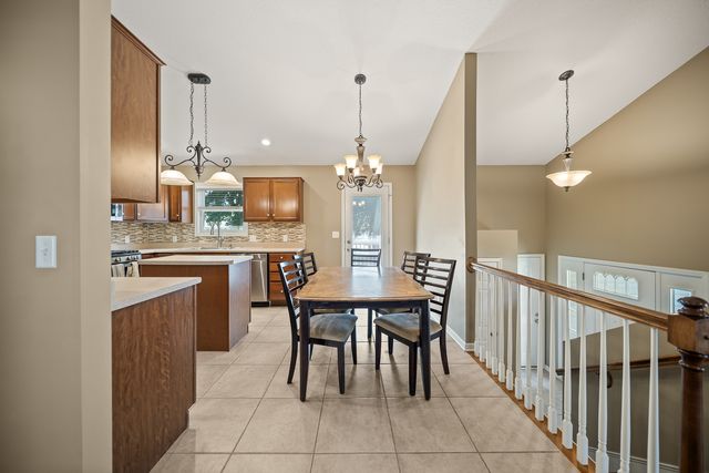 6211 N Clark Street, Davenport, IA 52806