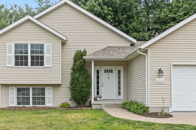 6211 N Clark Street, Davenport, IA 52806