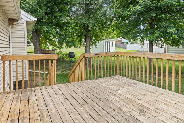 6211 N Clark Street, Davenport, IA 52806