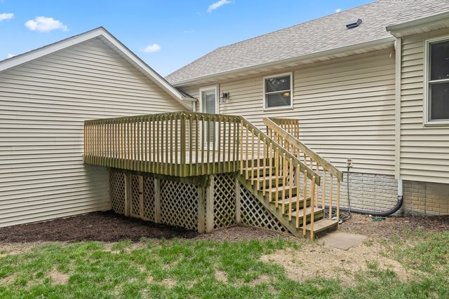6211 N Clark Street, Davenport, IA 52806