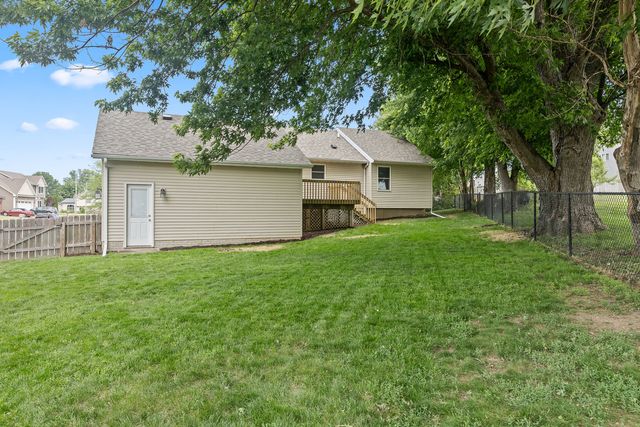 6211 N Clark Street, Davenport, IA 52806