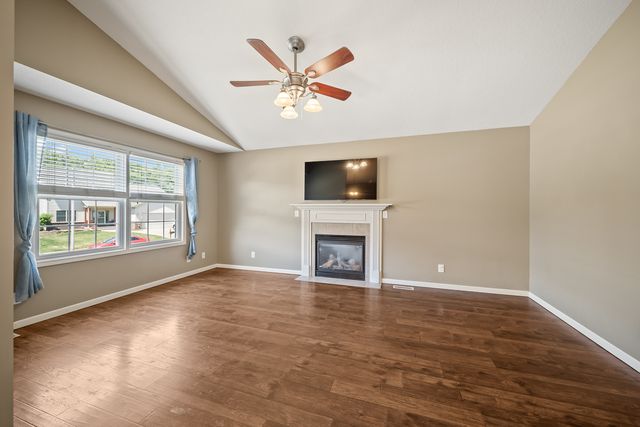 6211 N Clark Street, Davenport, IA 52806