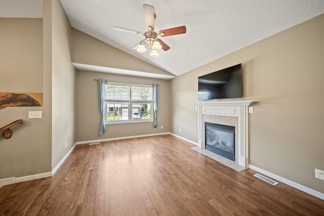 6211 N Clark Street, Davenport, IA 52806
