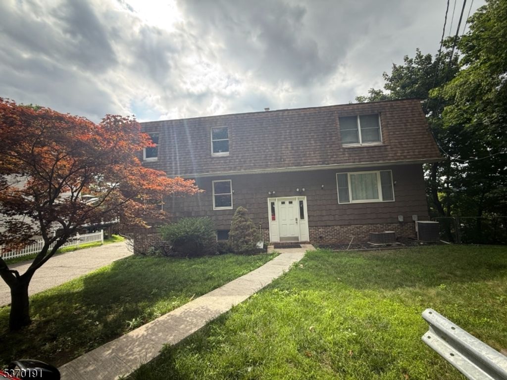 60 Garden Ave, Woodland Park, NJ 07424