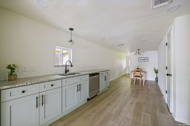333 S Mesquite, New Braunfels, TX 78130