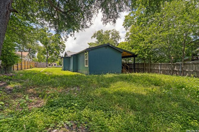 333 S Mesquite, New Braunfels, TX 78130